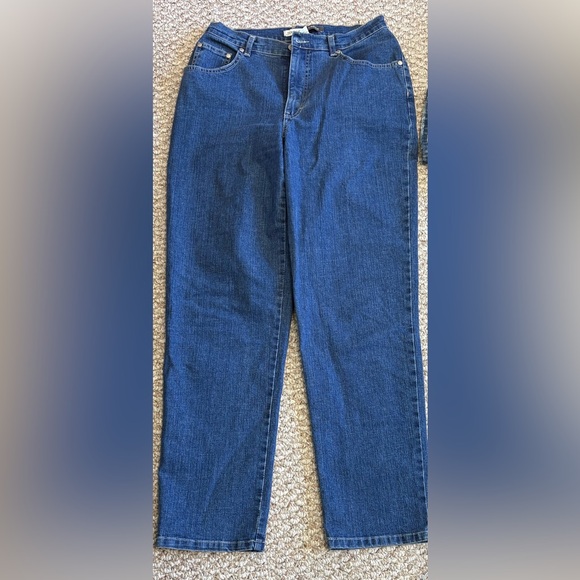 St. John's Bay Pants - St. John’s Jeans
Size 10 S